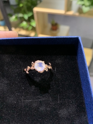 coupe de rond de fleur de feuille de 14K Rose Gold Moonstone Wedding Rings