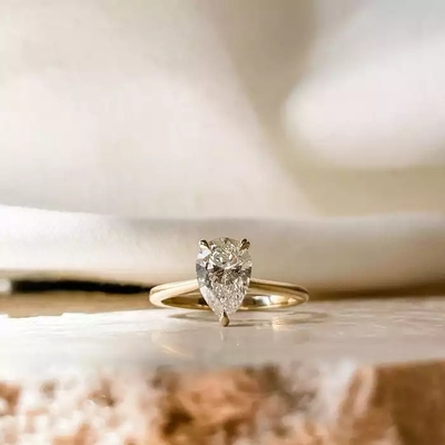 18k or vrai Diamond Engagement Ring, poire Diamond Wedding Ring naturel