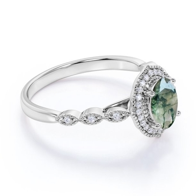 L'ovale de halo de fourche a coupé l'agate verte dendritique blanche laiteuse et la bague de fiançailles antique de conception de Moissanite Miligreen