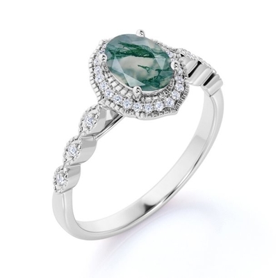 L'ovale de halo de fourche a coupé l'agate verte dendritique blanche laiteuse et la bague de fiançailles antique de conception de Moissanite Miligreen