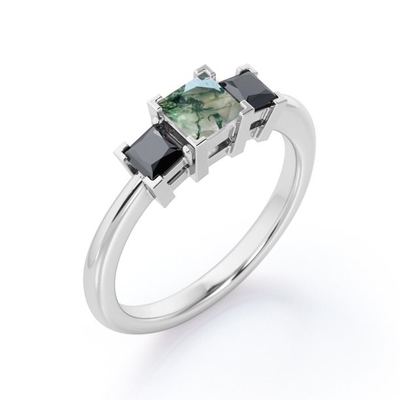 V-fourche carrée minimaliste - 0,45 princesses de TCW Cut Moss Green Agate avec l'engagement de Trois-pierre créé par laboratoire