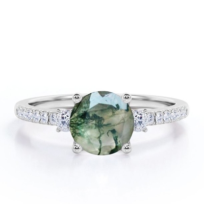Bague de fiançailles dendritique transparente naturelle de Moss Green Agate And Moissanite 3-Stone de forme ronde