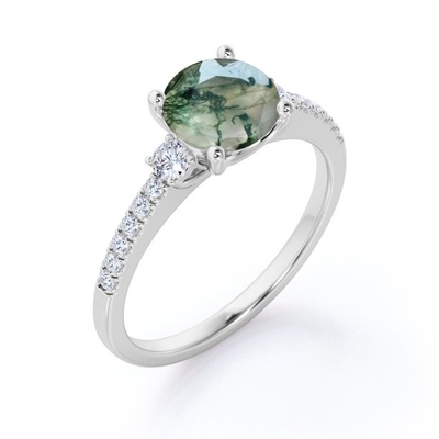 Bague de fiançailles dendritique transparente naturelle de Moss Green Agate And Moissanite 3-Stone de forme ronde