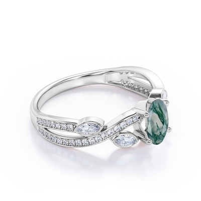 Croisement au-dessus de bague de fiançailles en filigrane laiteuse opaque formée de Ring In 18K d'engagement d'agate de Moss Green