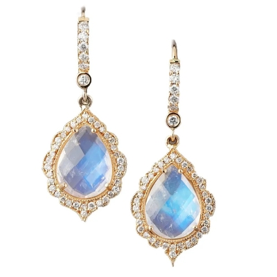 L'hexagone de 925 Sterling Silver Natural Stone Jewelry a coupé les boucles d'oreille bleues de goujon de Moonstone d'arc-en-ciel