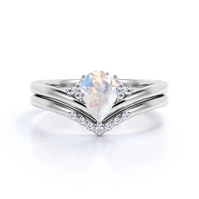 La poire naturelle de l'or S925 forment l'arc-en-ciel Moonstone Ring Boho Wedding Set de la CZ