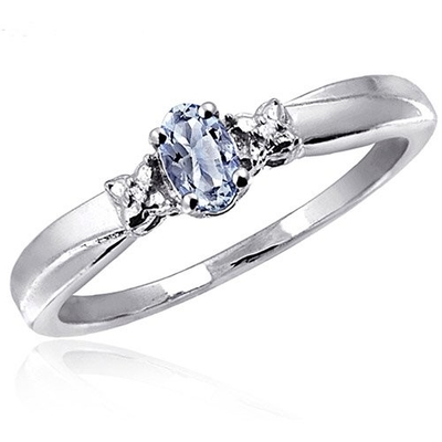 0,25 carats Tanzanite avec Sterling Silver Ring Jewelry avec l'accent blanc de la CZ