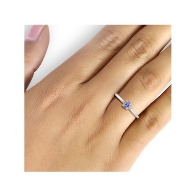 Gem Stone King 0,18 Ct Tanzanite bleu 925 Sterling Silver Ring avec des fourches de l'or 10K jaune sonnent