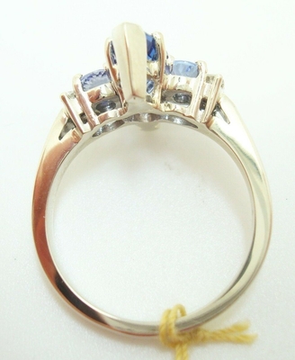 Trois que Tanzanite a enfermé dans une boîte le mariage Ring With White 925 ont placé Sterling Silver