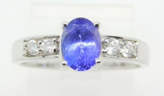 anneau naturel véritable de Tanzanite d'ovale de l'or 14k blanc avec la CZ
