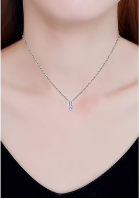 3/8 ct. t.w. Collier pendant d'échelle de l'améthyste 3-Stone en Sterling Silver