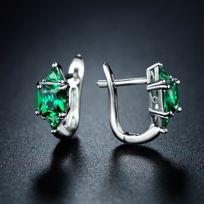 925 argentés chics Emerald Birthstone Necklace simulé par Sterling Silver Heart Pendant Necklace
