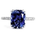 Le laboratoire ovale bleu a créé le saphir et la Cinq-pierre Ring With Silver de la CZ