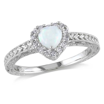 opale en forme de coeur de 5.0mm et 1/8 CT. Anneau de cadre de T.W. CZ en Sterling Silver