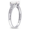 Opale ovale et 1/15 CT. Anneau de jambe de fente de passage de T.W. CZBy en Sterling Silver
