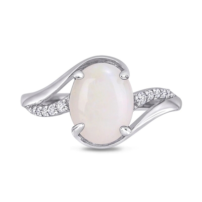Opale ovale et 1/15 CT. Anneau de jambe de fente de passage de T.W. CZBy en Sterling Silver