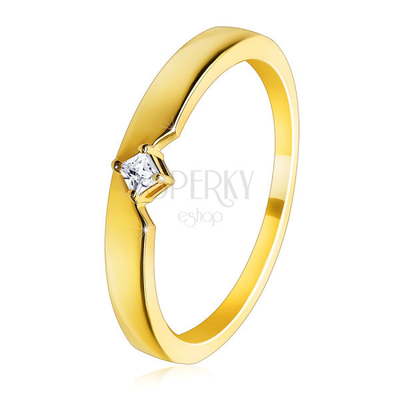 anneau d'or 9K - avec un Zircon carré coupé et saillant placez dans un bâti Quatre point