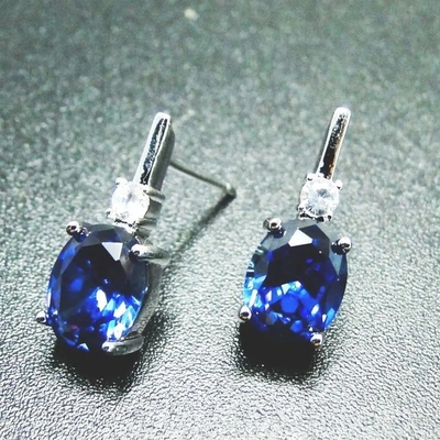 Boucle d'oreille à spinelle d'engagement d'argent de bijoux de vert ovale de coupe pour des femmes