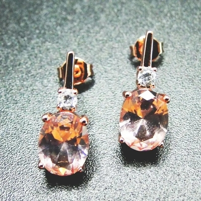 Boucle d'oreille à spinelle d'engagement d'argent de bijoux de vert ovale de coupe pour des femmes