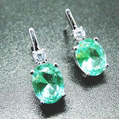 Boucle d'oreille à spinelle d'engagement d'argent de bijoux de vert ovale de coupe pour des femmes