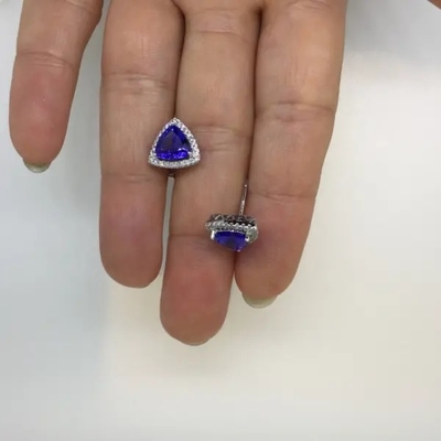 925 boucles d'oreille classiques minuscules de trillion de coupe de la CZ de bijoux de boucles d'oreille de Sterling Silver Solitaire Blue Tanzanite de goujon de Tanzanite