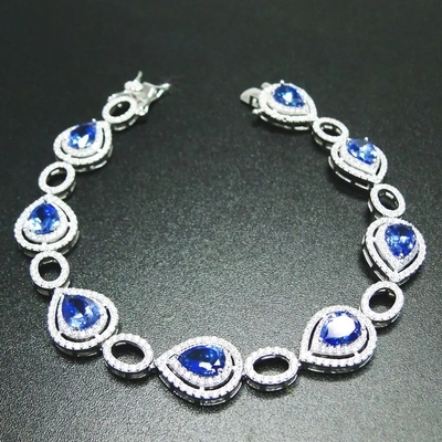 Bracelet étonnant argenté de qualité de Tanzanite de coupe de poire pour des femmes