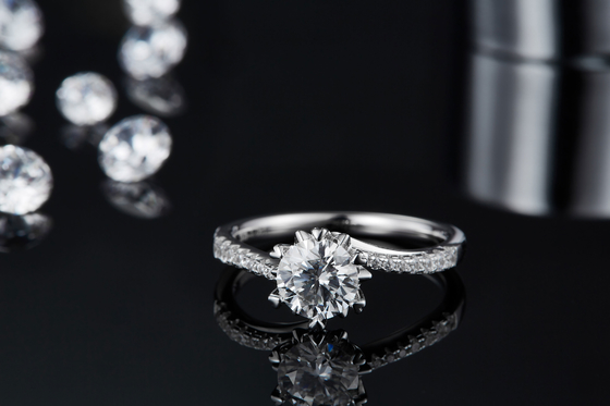 1.30CT les femmes blanches d'engagement de Moissanite et de Sapphire Platineve Diamonds Jewelry sonnent
