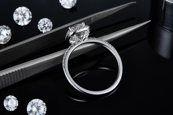 La place a coupé l'or nuptiale de diamant de place de Moissanite de femmes avec l'anneau l'épousant romantique argenté