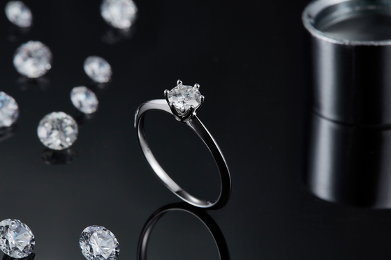 9K avec la coupe argentée Moissanite blanc Diamond Minimalist Wedding Jewelry d'anneau