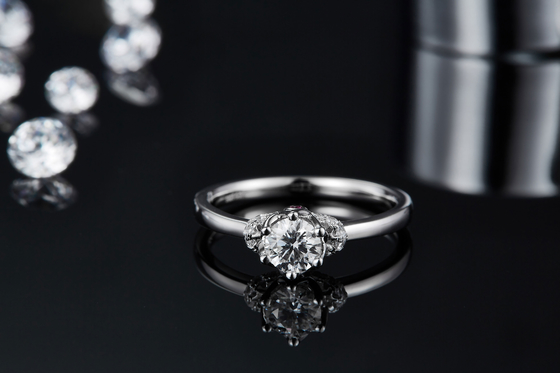 Bijoux plaqués uniques de femmes de Ring Custom Moissanite Ring Engagement d'or blanc de style de fleur