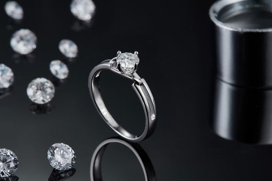 Place blanche Moissanite et Sapphire Platineve Diamonds Jewelry Women Ring With Silver 1.94CTW