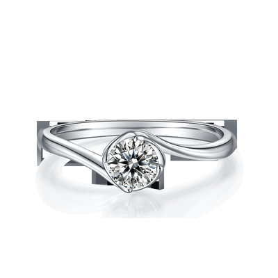 Le cru de Moissanite développé par laboratoire de carat de l'or blanc 14 a inspiré l'engagement Diamond Jewelry Ring de Moissanite