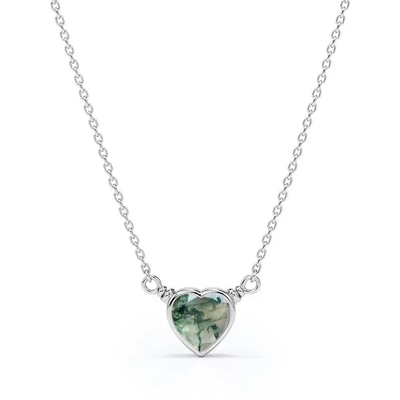 925 lumière naturelle simple argentée Moss Agate Necklace For Sale en forme de coeur vert élégant brillant