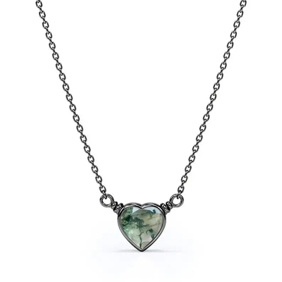 925 lumière naturelle simple argentée Moss Agate Necklace For Sale en forme de coeur vert élégant brillant