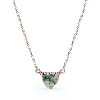 925 lumière naturelle simple argentée Moss Agate Necklace For Sale en forme de coeur vert élégant brillant
