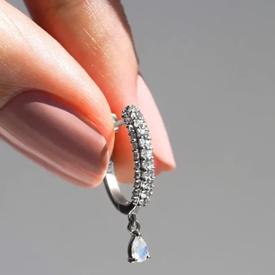 La baguette de Rose Gold Plated 925 Sterling Silver Rainbow Moonstone Earrings a coupé les bijoux naturels de boucle d'oreille de goujon de Moonstone