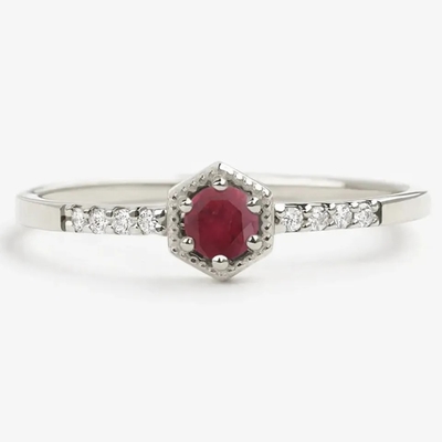 Engagement minimal Ring Dainty Unique de Sterling Silver Natural Ruby Hexagon de cadeau