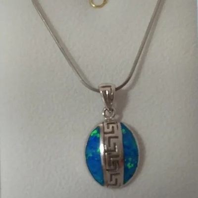 Conception principale Meandros Opal Pendant Necklace With 925 Sterling Silver
