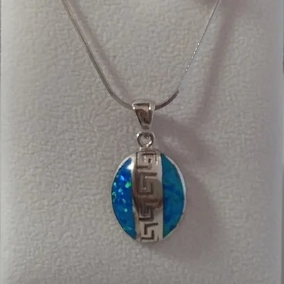 Conception principale Meandros Opal Pendant Necklace With 925 Sterling Silver