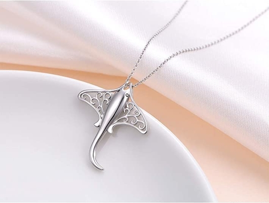 Collier pendant de 925 poissons de Sterling Silver Jumping Sea Bass de charme polonais élevé de vie marine