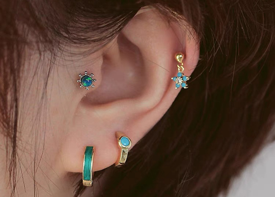 or Diamond Cartilage Earrings, OEM perçant de 0.126ct 14k de boucles d'oreille de l'hélice 14pcs