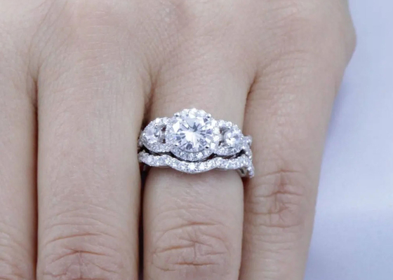 ODM Diamond Wedding Rings naturel, promesse d'OEM de style de halo sonne la dimension de 6.5mm