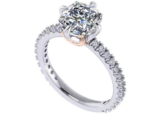 Or blanc Diamond Ring, bague de fiançailles 8.13×7.87×5.13mm d'OEM 18k de coupe de coussin