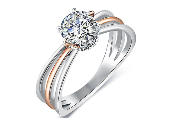 2 anneau argenté de la couleur de ton 9K avec le diamant blanc de 1ct Moissanite