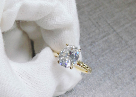 taille coupée ovale du matériel 0.7×0.9cm d'or de l'anneau développée par laboratoire 14K de 1.5ct Moissanite