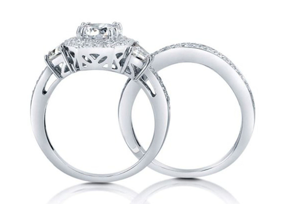 Coupe de 6.5MM 1ct Diamond Engagement Wedding Rings Round pour l'anniversaire