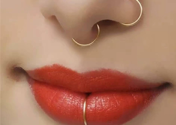 Anneau de nez en forme de L de l'or 18k, taille de Ring With Ball On End 1.5-2.0mm de nez