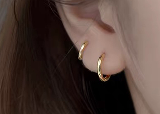 ODM sexy de boucles d'oreille de cercle d'or de l'hélice 14k pour la dimension des femmes 1.2mm×10mm