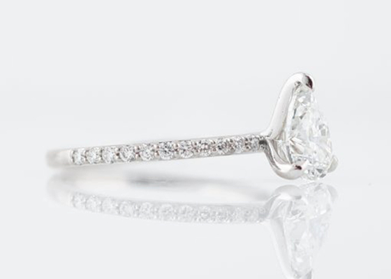 La vraie poire de Diamond Jewellery Ring 1.33ct d'or blanc a coupé la picoseconde 6×8mm pour l'engagement