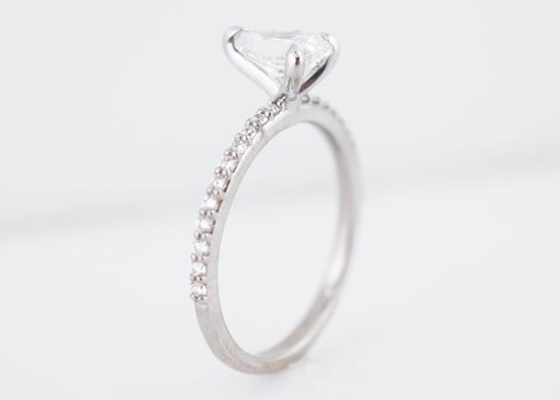 La vraie poire de Diamond Jewellery Ring 1.33ct d'or blanc a coupé la picoseconde 6×8mm pour l'engagement